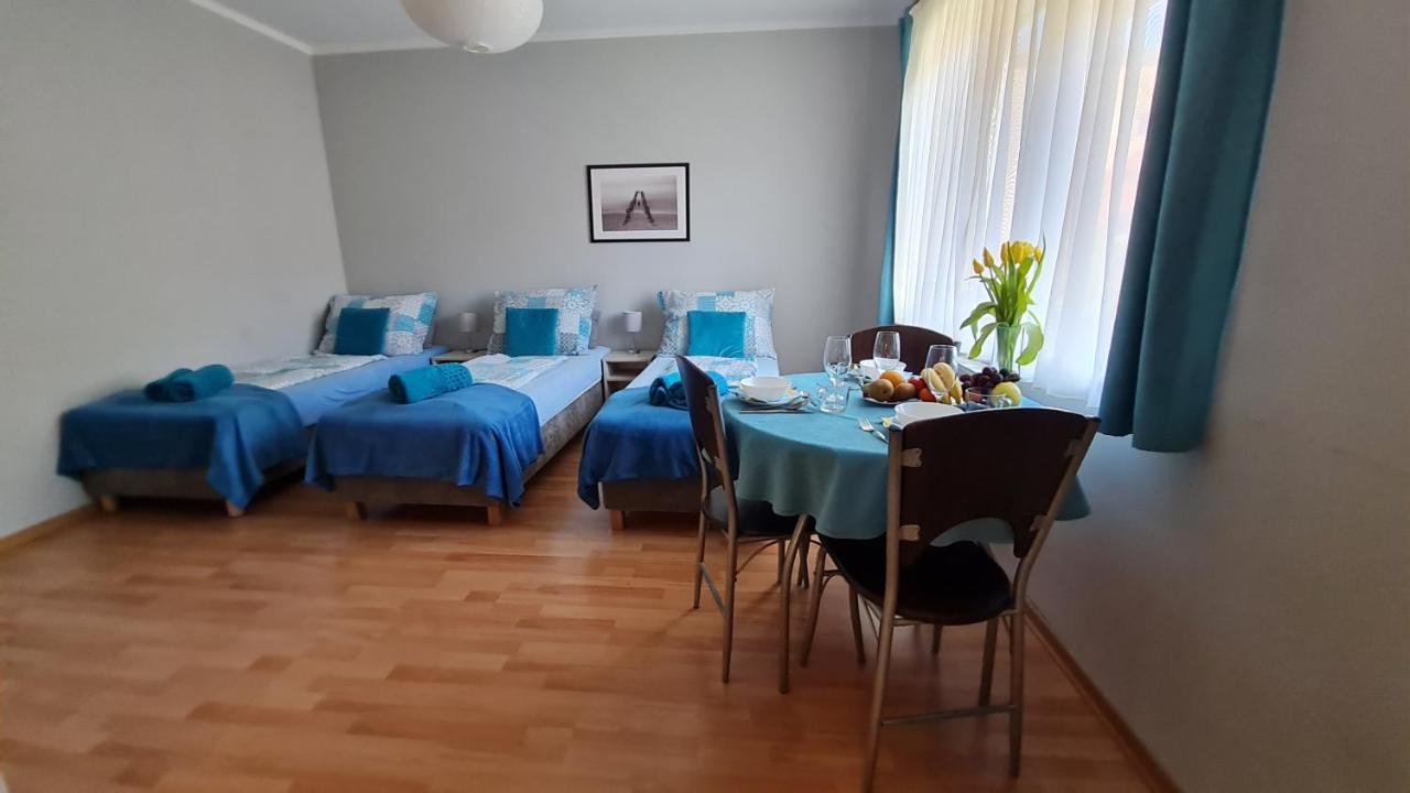 Bela - Pokoje Z Aneksami I Apartamenty コウォブジェク エクステリア 写真