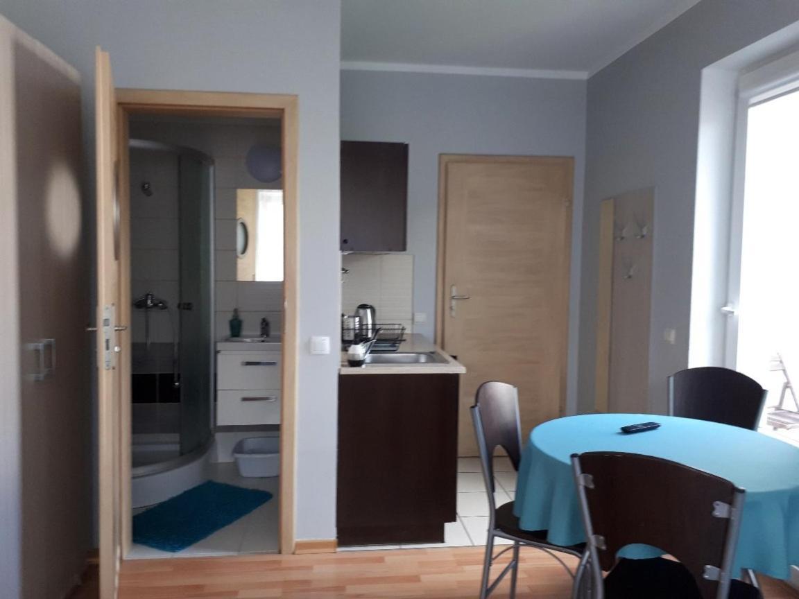 Bela - Pokoje Z Aneksami I Apartamenty コウォブジェク エクステリア 写真